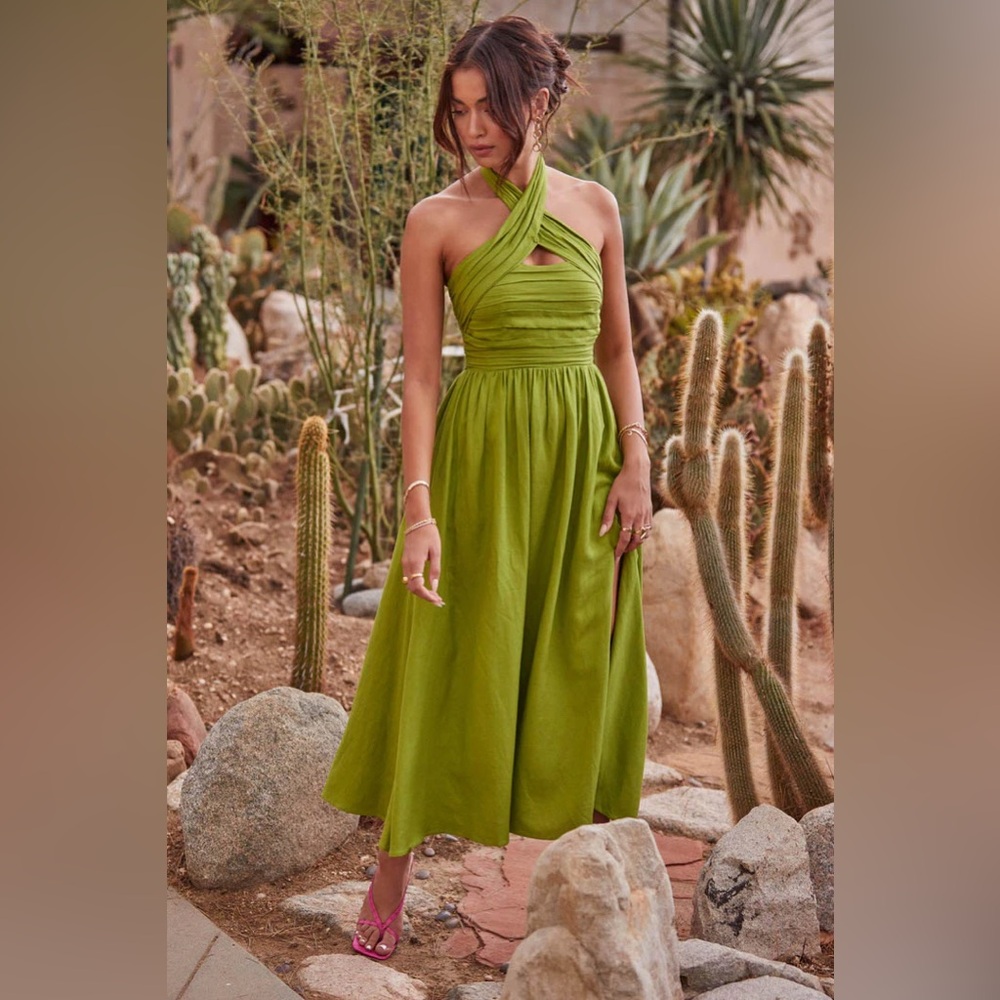 Astr the label Zaria midi dress in avocado